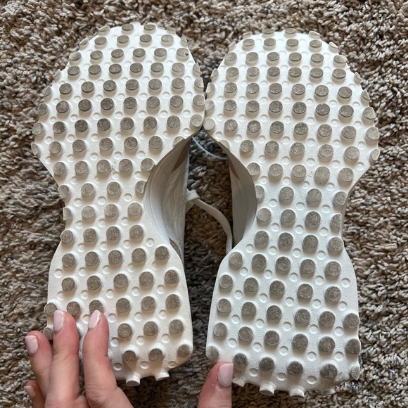 Stylish Women's Sneakers in White and Tan - Picture 6 of 6